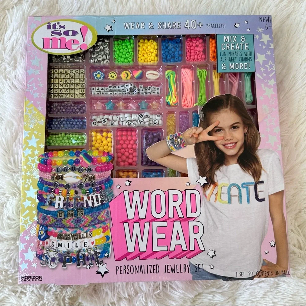 ITS SO ME Word Wear Bracelet Making Kit 400+ Beads Charms Jewelry Girls NWT Gift